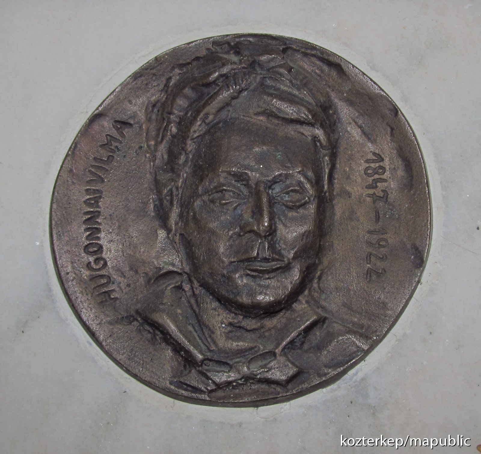 Hugonnai Vilmaemléktábla Köztérkép