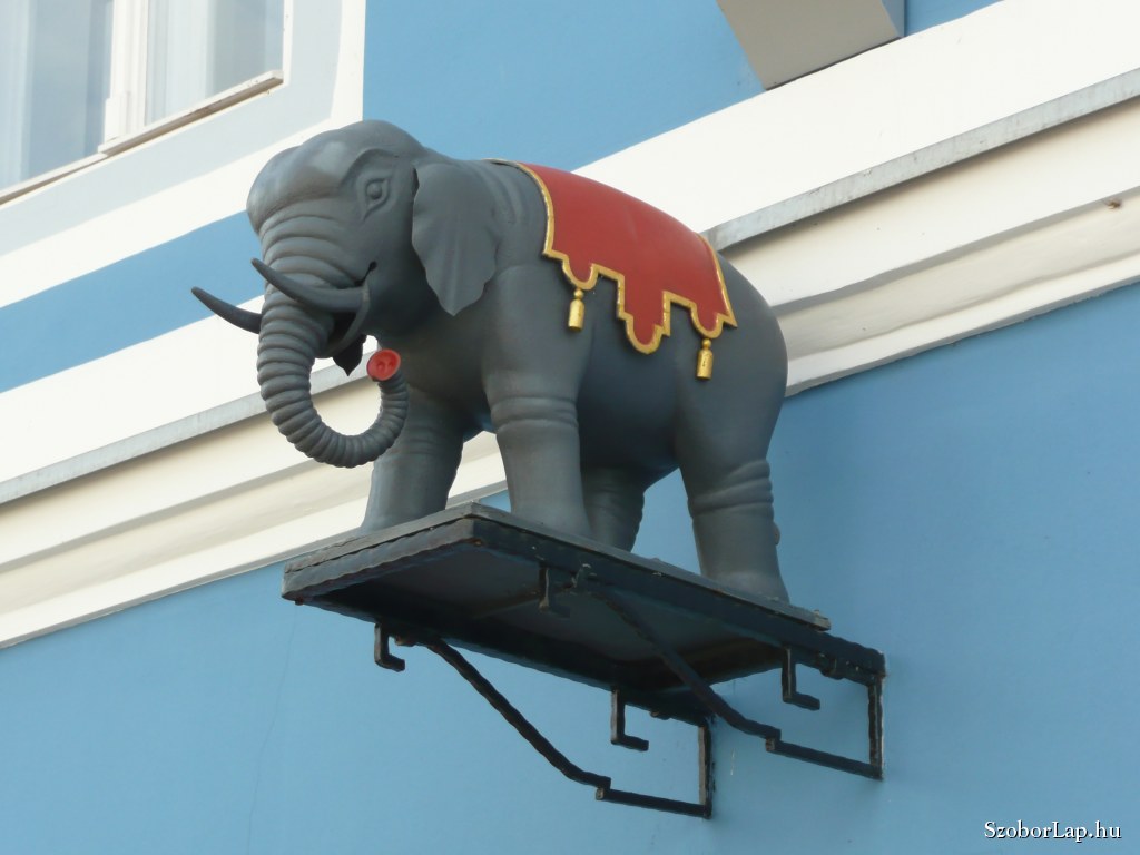Elefánt Cégéres épület
